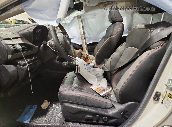4S4GUHN60R3756076 2024 SUBARU CROSSTREK White Вид салону спереду