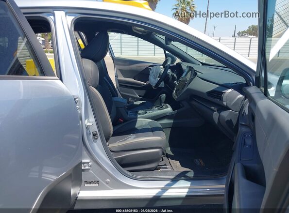4S4GUHT68R3811103 2024 SUBARU CROSSTREK Silver წინა სალონის ხედი