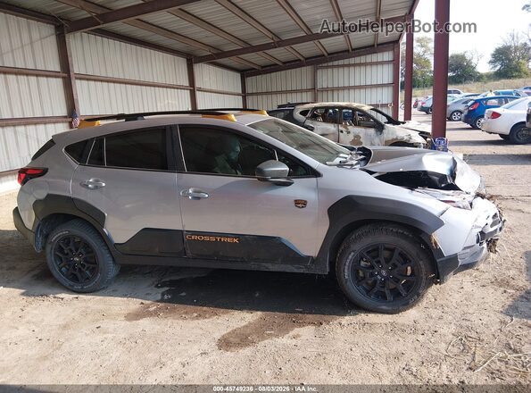 4S4GUHU64S3700519 2025 SUBARU CROSSTREK Silver Widok wnętrza z tyłu