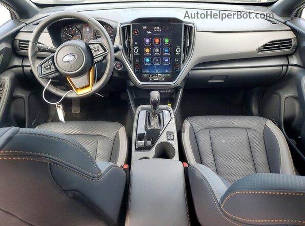 4S4GUHU66S3741685 2025 SUBARU CROSSTREK Silver წინა პანელის ხედი