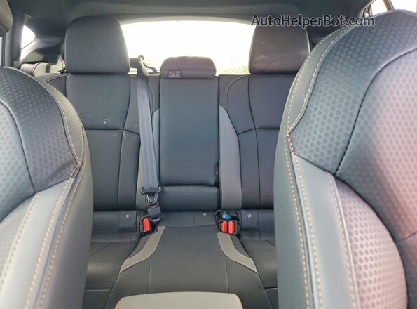 4S4GUHU66S3741685 2025 SUBARU CROSSTREK Silver უკანა სავარძლების ხედი