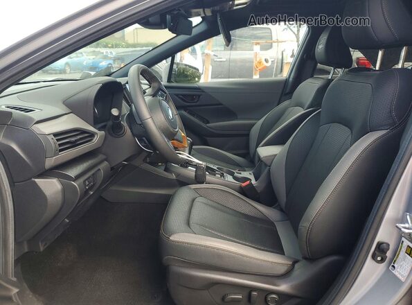 4S4GUHU66S3741685 2025 SUBARU CROSSTREK Silver წინა სალონის ხედი