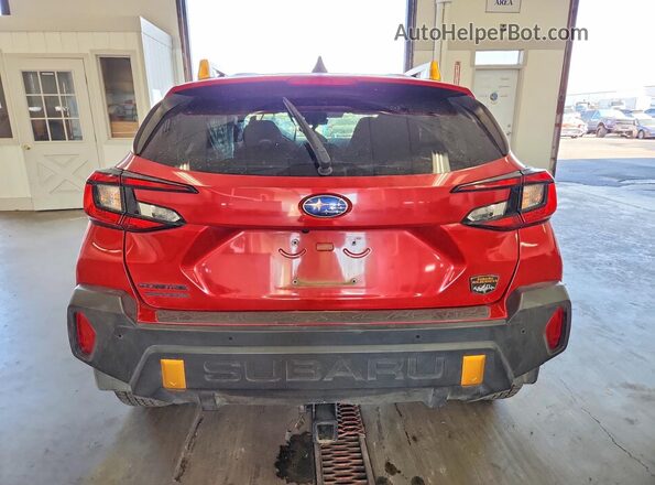 4S4GUHU67S3744689 2025 SUBARU CROSSTREK Red Հետևի տեսք