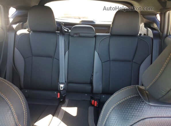 4S4GUHU68R3778053 2024 SUBARU CROSSTREK Green Widok tylnych siedzeń