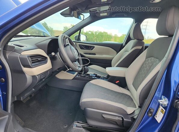 4S4SLDA67T3051844 2026 SUBARU FORESTER Blue Front interior view