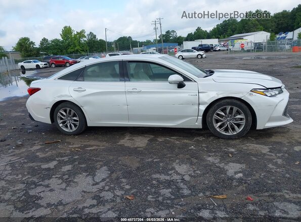 4T1A21FB2LU018506 2020 TOYOTA AVALON HYBRID White Սալոնի հետևի տեսք