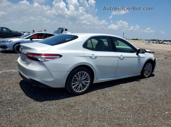 4T1B11HK0JU073831 2018 TOYOTA CAMRY White უკანა მარჯვენა