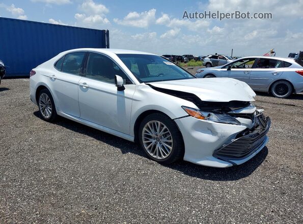 4T1B11HK0JU073831 2018 TOYOTA CAMRY White წინა მარჯვენა