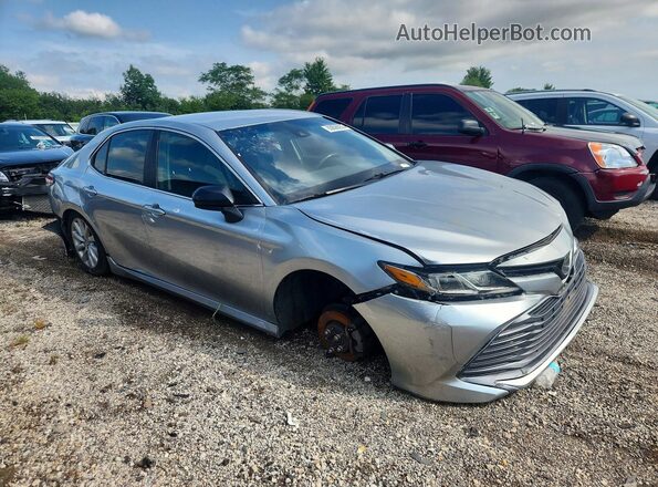 4T1B11HK0JU658957 2018 TOYOTA CAMRY Серый Передняя правая четверть