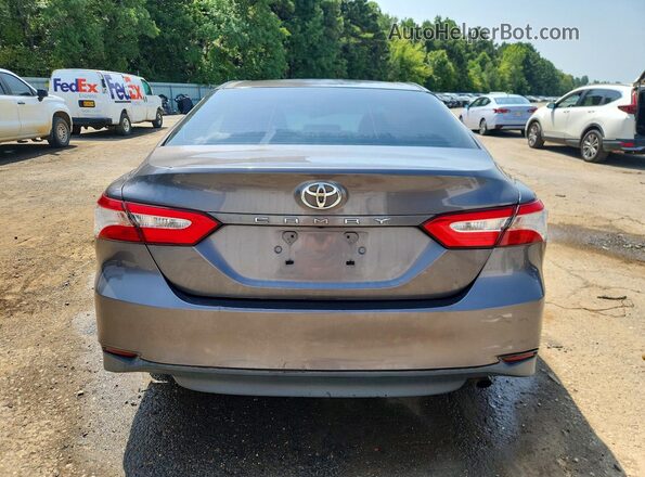 4T1B11HK2JU077315 2018 TOYOTA CAMRY Gray Widok z tyłu