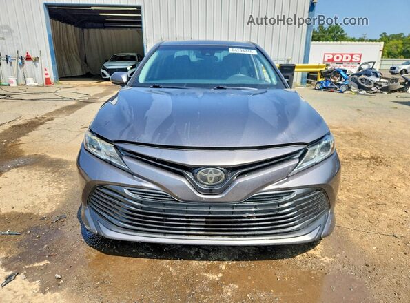 4T1B11HK2JU077315 2018 TOYOTA CAMRY Gray Widok z przodu