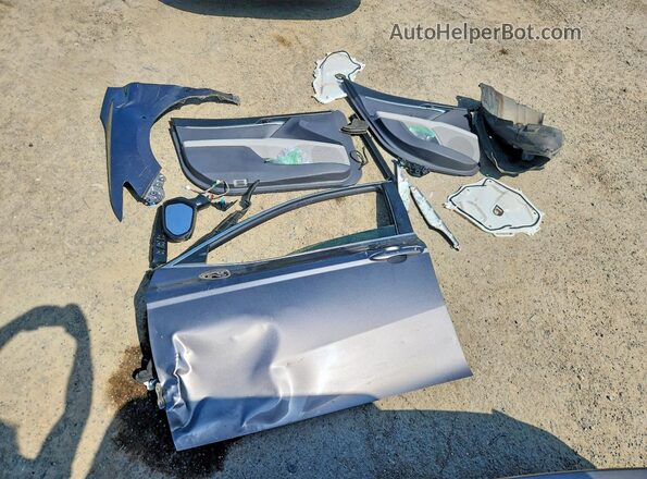 4T1B11HK2JU077315 2018 TOYOTA CAMRY Gray Widok komory silnika