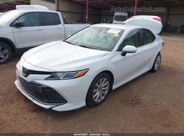 4T1B11HK2JU140610 2018 TOYOTA CAMRY White Przód lewy