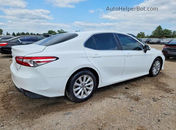 4T1B11HK5JU076384 2018 TOYOTA CAMRY White Tył prawy