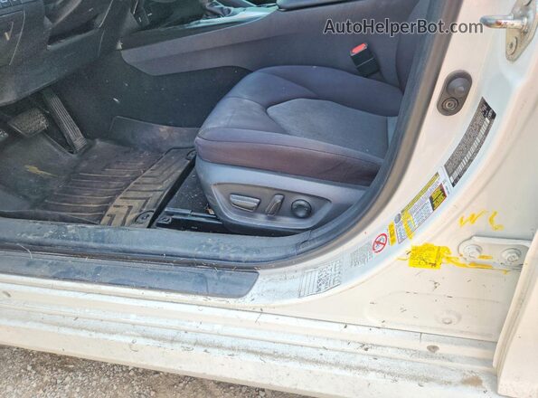 4T1B11HK5JU076384 2018 TOYOTA CAMRY White Widok komory silnika