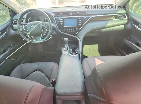 4T1B11HK5JU076384 2018 TOYOTA CAMRY White Widok deski rozdzielczej