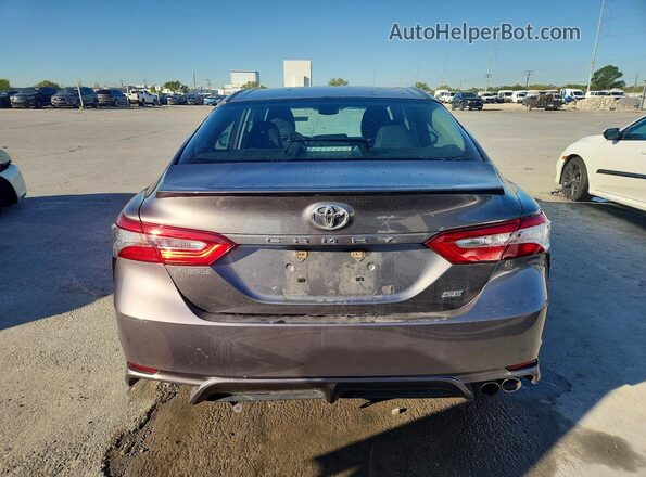 4T1B11HK5JU079804 2018 TOYOTA CAMRY Gray Հետևի տեսք