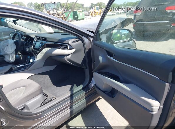 4T1B11HK5JU088809 2018 TOYOTA CAMRY Gray Սալոնի դիմացի տեսք