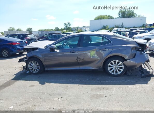 4T1B11HK5JU088809 2018 TOYOTA CAMRY Gray Սալոնի հետևի տեսք