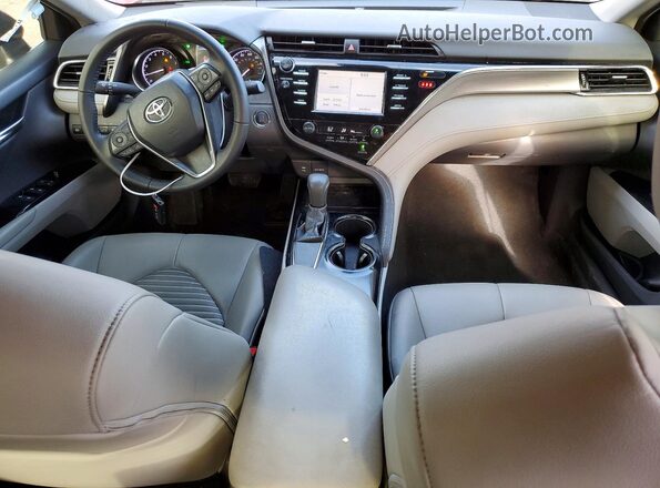 4T1B11HK5JU622312 2018 TOYOTA CAMRY Red Вид панелі приладів