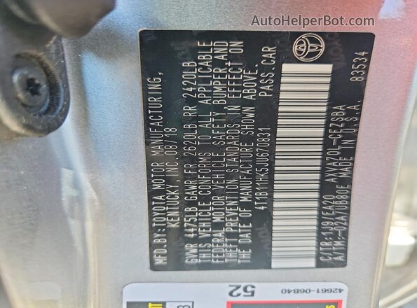 4T1B11HK5JU670831 2018 TOYOTA CAMRY Silver Widok komory silnika