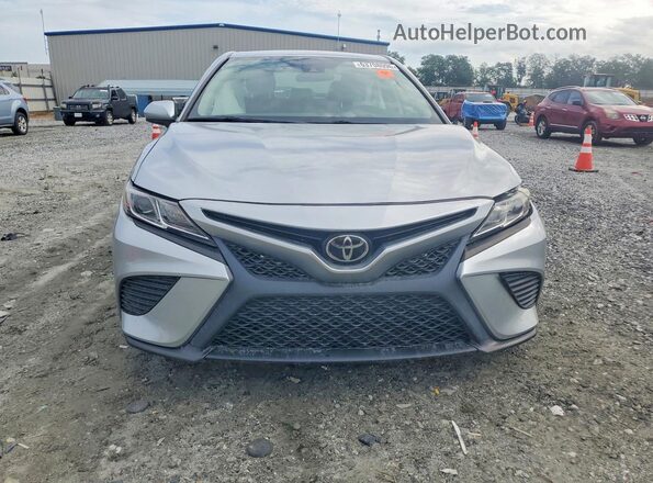 4T1B11HK5KU795667 2019 TOYOTA CAMRY Silver Widok z przodu