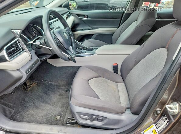4T1B11HK7JU142787 2018 TOYOTA CAMRY Gray Սալոնի դիմացի տեսք