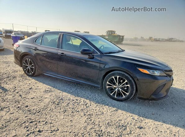 4T1B11HK9JU084570 2018 TOYOTA CAMRY Черный Передняя правая четверть