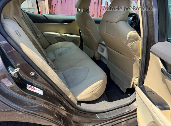 4T1B11HK9JU577102 2018 TOYOTA CAMRY Угольный Вид сзади