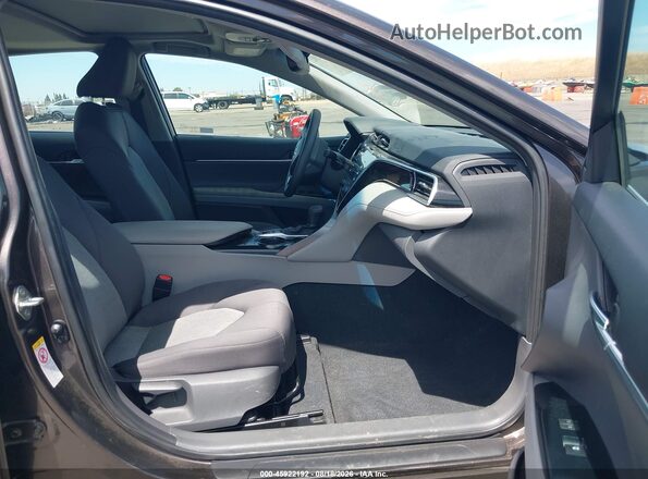4T1B31HK5JU001503 2018 TOYOTA CAMRY HYBRID Brown Vista interior delantera