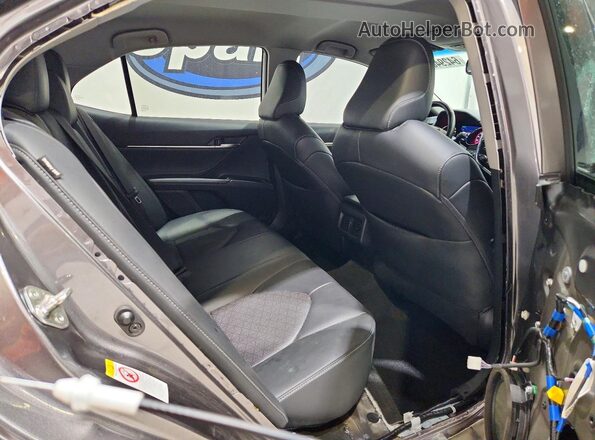4T1B61HK2JU076909 2018 TOYOTA CAMRY Gray Widok tylnych siedzeń