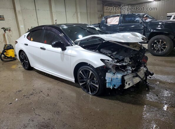 4T1B61HK5KU297907 2019 TOYOTA CAMRY White Przód prawy