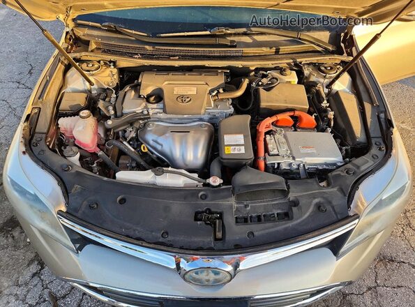 4T1BD1EB0JU063375 2018 TOYOTA AVALON Gold Rear interior view