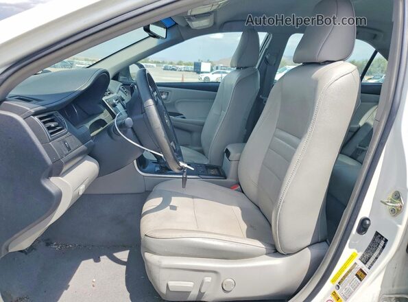 4T1BD1FK1HU213230 2017 TOYOTA CAMRY White Vista interior delantera