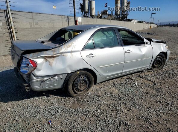 4T1BE32KX3U690911 2017 TOYOTA CAMRY Silver Tył prawy