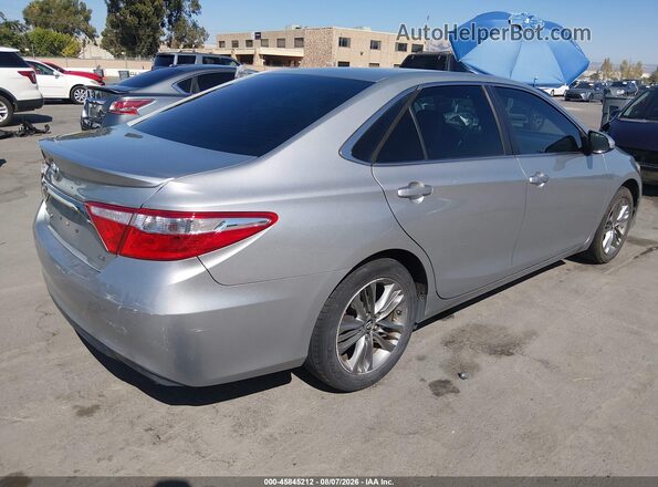 4T1BF1FK0GU138805 2016 TOYOTA CAMRY Silver Задня права чверть