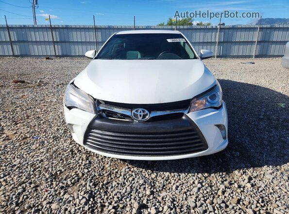 4T1BF1FK0GU179614 2016 TOYOTA CAMRY Белый Вид спереди