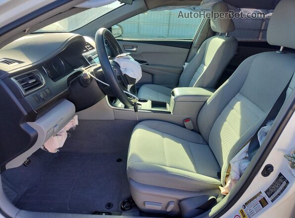 4T1BF1FK0GU179614 2016 TOYOTA CAMRY Белый Вид салона спереди