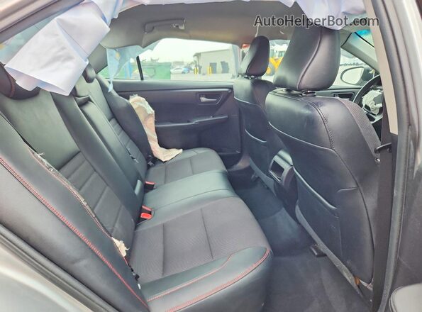 4T1BF1FK0GU252562 2016 TOYOTA CAMRY Silver Rear seats view