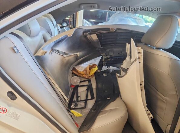 4T1BF1FK0GU261049 2016 TOYOTA CAMRY White Հետևի նստատեղերի տեսք
