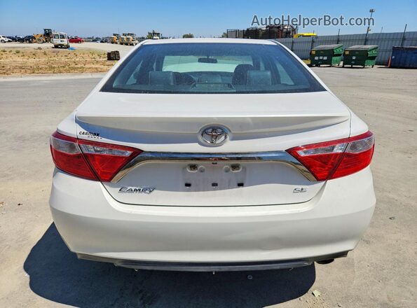 4T1BF1FK0HU330940 2017 TOYOTA CAMRY White Rear view