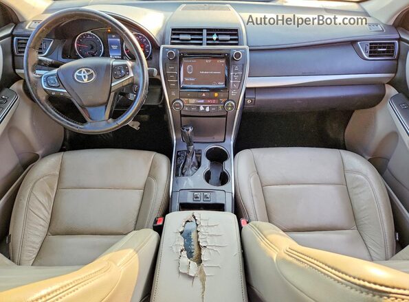 4T1BF1FK0HU337208 2017 TOYOTA CAMRY Silver Vista del salpicadero