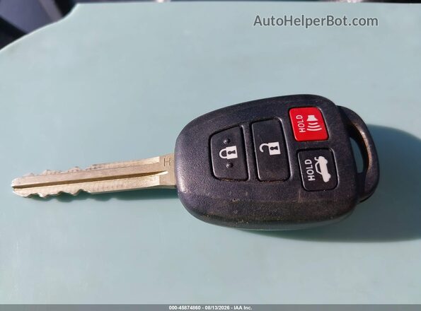4T1BF1FK0HU681556 2017 TOYOTA CAMRY Красный Вид панели приборов