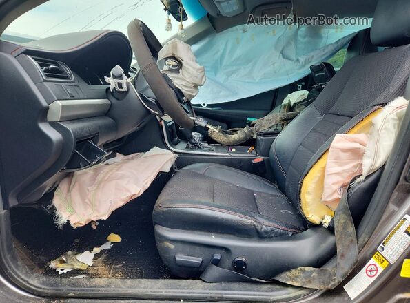 4T1BF1FK0HU720694 2017 TOYOTA CAMRY Charcoal Front interior view