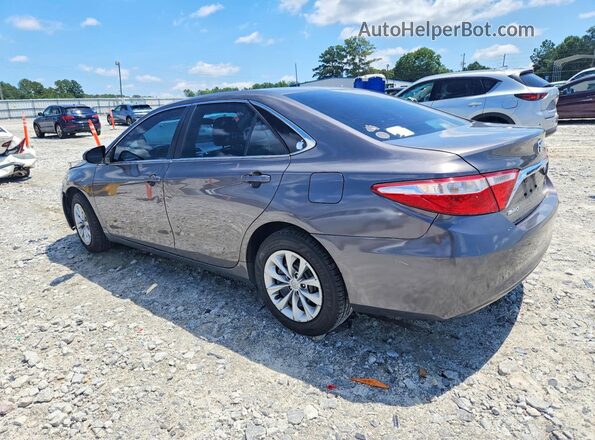 4T1BF1FK0HU732196 2017 TOYOTA CAMRY Gray Tył lewy