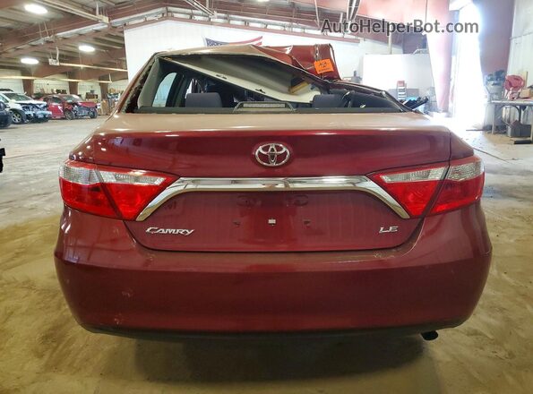4T1BF1FK1GU512094 2016 TOYOTA CAMRY Red Rear view