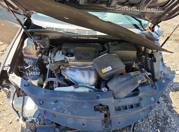 4T1BF1FK1HU354194 2017 TOYOTA CAMRY Silver Widok wnętrza z tyłu