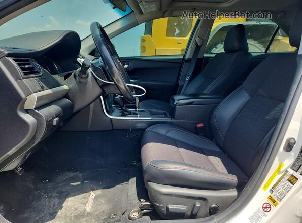 4T1BF1FK1HU454926 2017 TOYOTA CAMRY White წინა სალონის ხედი