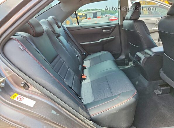 4T1BF1FK1HU805088 2017 TOYOTA CAMRY Gray Вид задніх сидінь