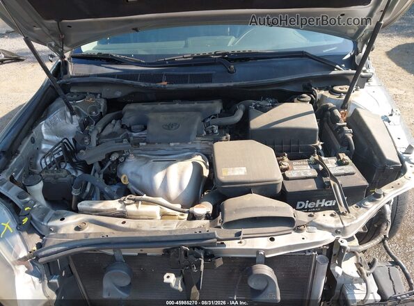 4T1BF1FK2GU208160 2016 TOYOTA CAMRY Silver Rear view